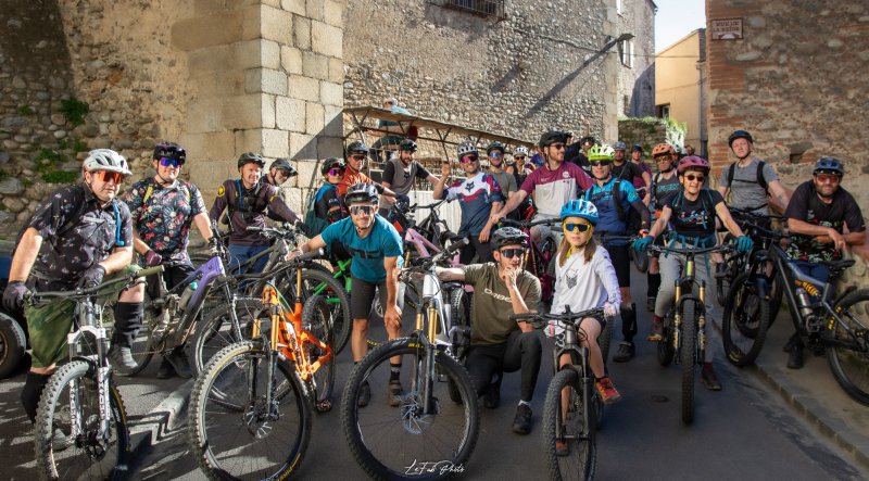 Tous les jeudis soirs, on enfourche nos v�los pour une sortie sociale ouverte � tous !
